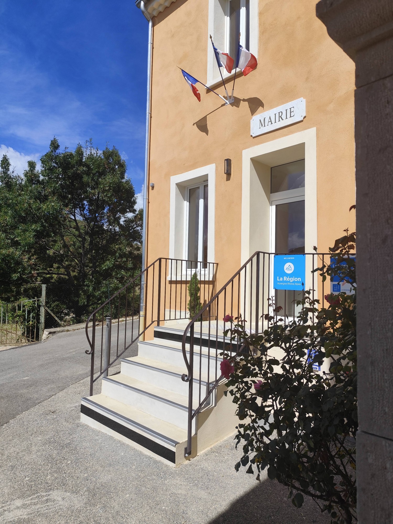 Entrée de la Mairie