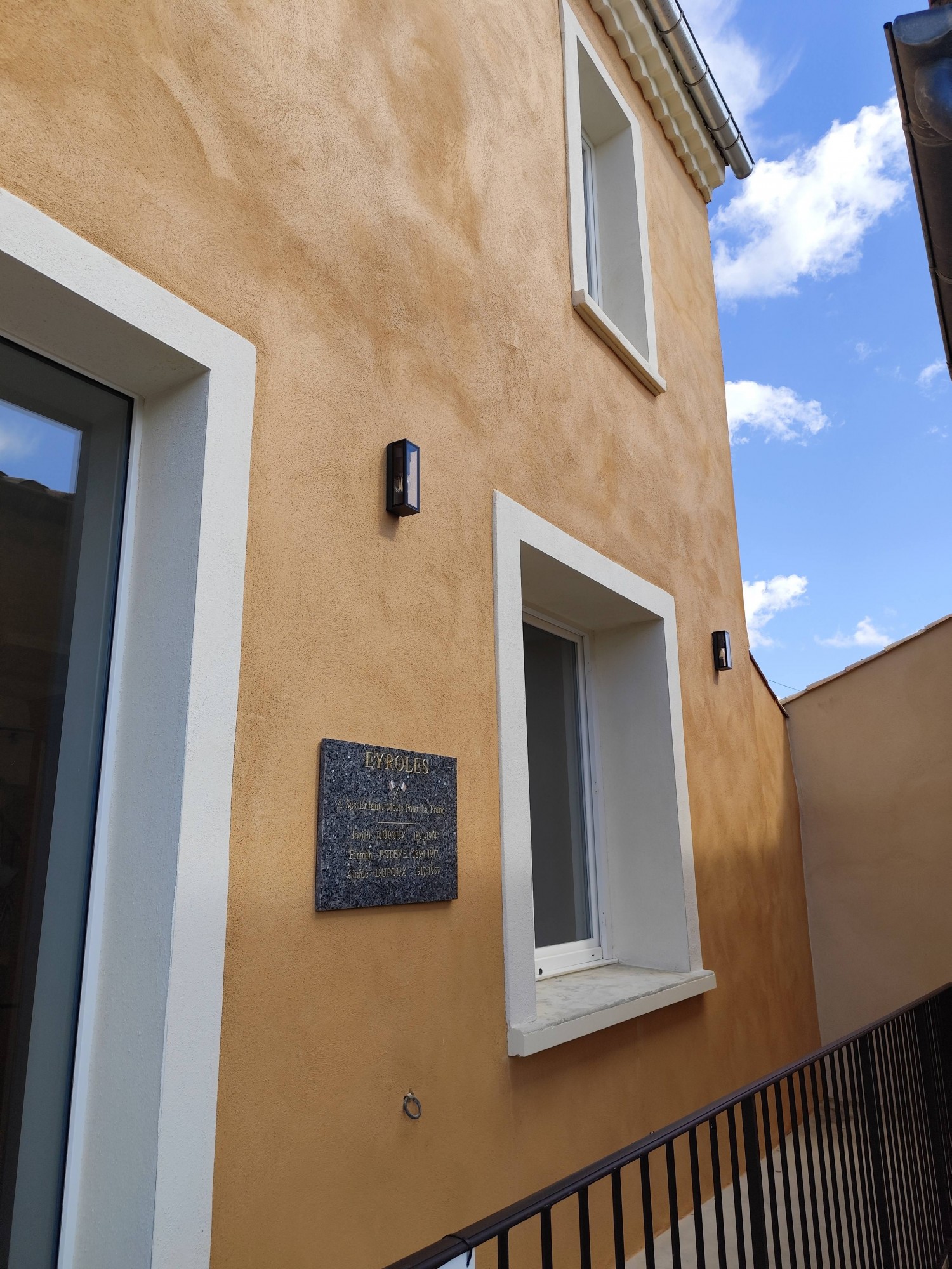Enduit des façades ton abricot