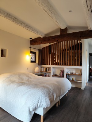 Maison B.