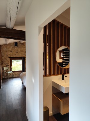 Maison B.